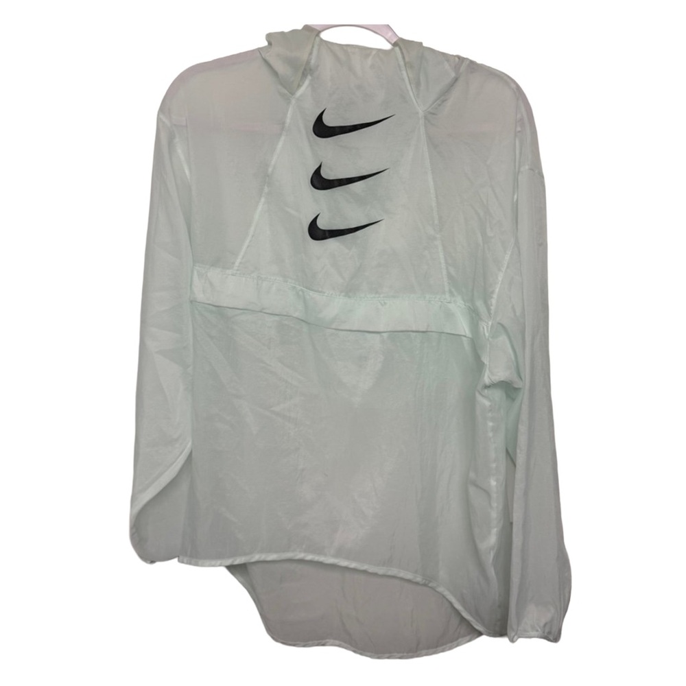 Nike Run Division Packable Jacket in Barely Green/Black (DA1276-394)